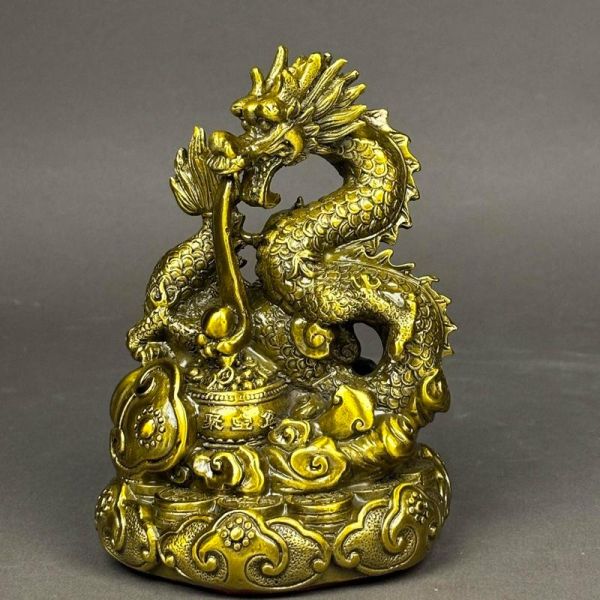 生肖龙属相摆件（生肖龙摆件放在哪个位置最招财）