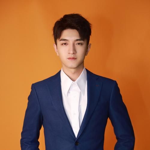 金瀚生肖属什么属相（金瀚生肖属相揭秘：属羊的暖男一枚）