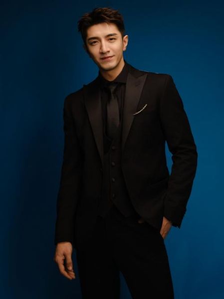 金瀚生肖属什么属相（金瀚生肖属相揭秘：属羊的暖男一枚）