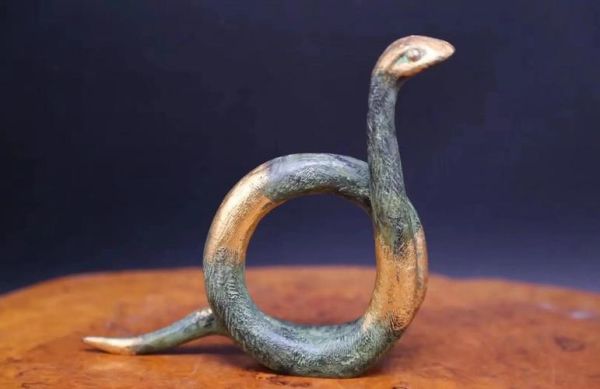 铜制属相生肖摆件（铜制属相生肖摆放风水禁忌大全）