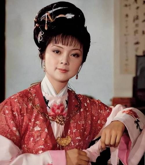 薛宝钗生肖属相（薛宝钗生肖是什么？）