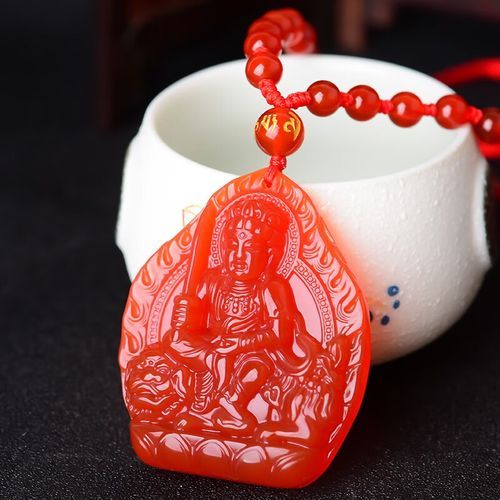 红玛瑙生肖属相挂件（红玛瑙本命年挂件怎么选生肖）