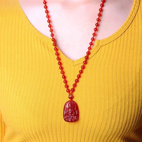 红玛瑙生肖属相挂件（红玛瑙本命年挂件怎么选生肖）