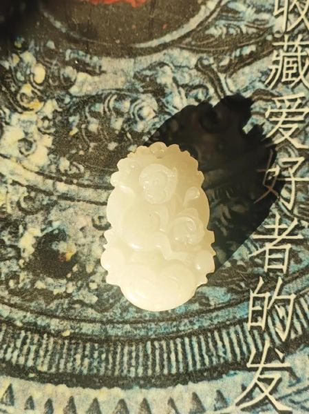 生肖猴属相玉石图片（生肖猴戴什么玉最招财图片）