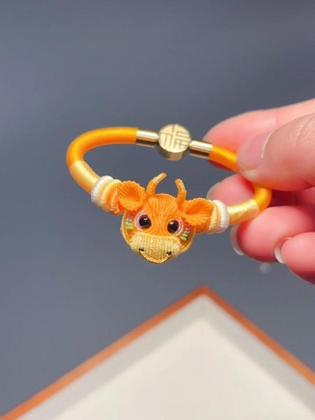 生肖属相牌手链编织挂件（生肖属相牌手绳编织教程入门）