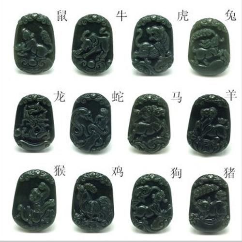 生肖玉石吊坠属相（生肖玉石吊坠属相怎么选？小白避坑指南）