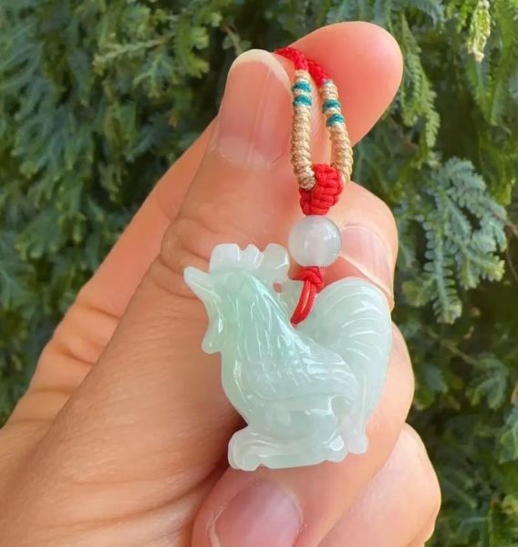 鸡属相带鸡生肖（属鸡佩戴生肖鸡到底好不好）