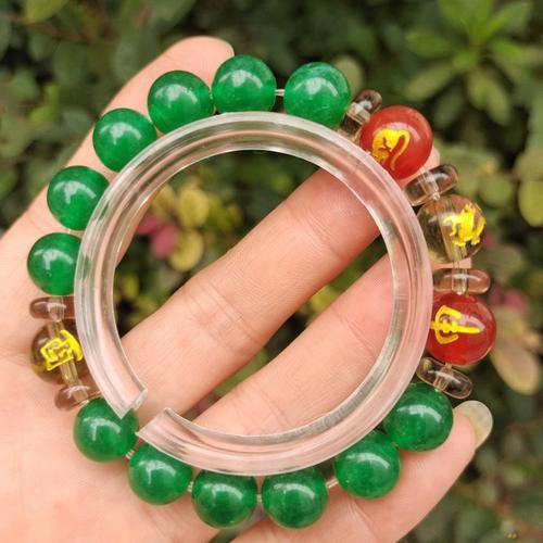 生肖属相玉髓手串(生肖属相玉髓手串怎么挑才合本命年)