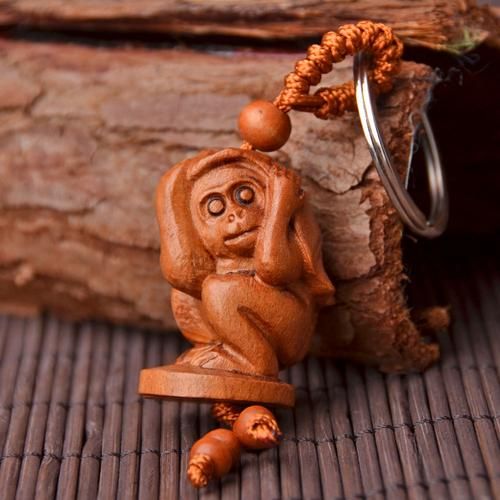 属相吊坠 生肖猴桃木（生肖猴桃木吊坠戴哪只手）