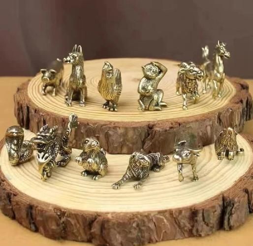 生肖属相金属摆件（生肖属相金属摆件选购指南）