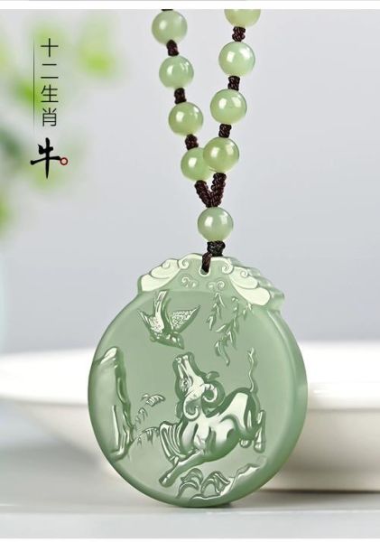 生肖属相玉坠挂绳（生肖属相玉坠挂绳怎么选）