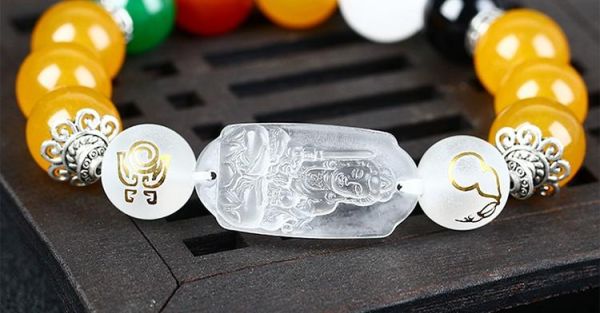 生肖属相和佩戴佛珠（兔年能不能戴佛珠？新手避坑指南）