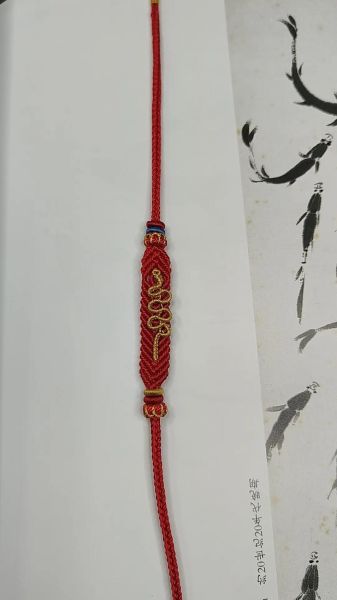 属相手链 生肖蛇（生肖蛇本命年红绳手链怎么选）