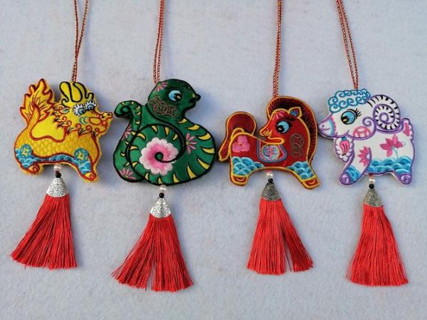 绣花相关生肖有哪些属相（绣花生肖有哪些属相）