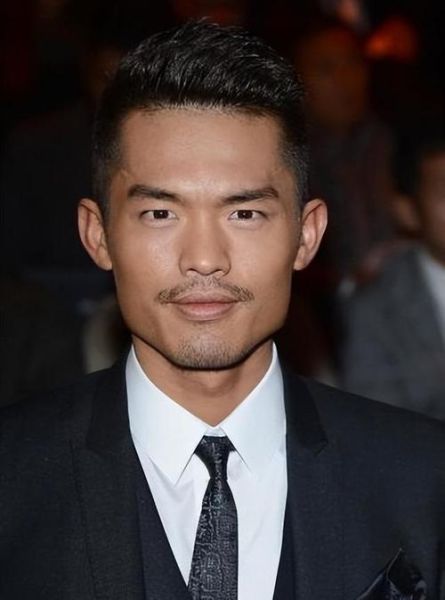 林丹生肖属相属什么生肖（林丹生肖属相揭秘！属🐔的羽坛传奇）