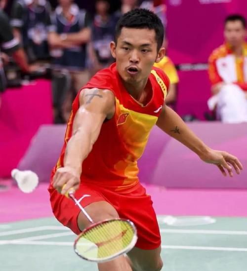 林丹生肖属相属什么生肖（林丹生肖属相揭秘！属🐔的羽坛传奇）