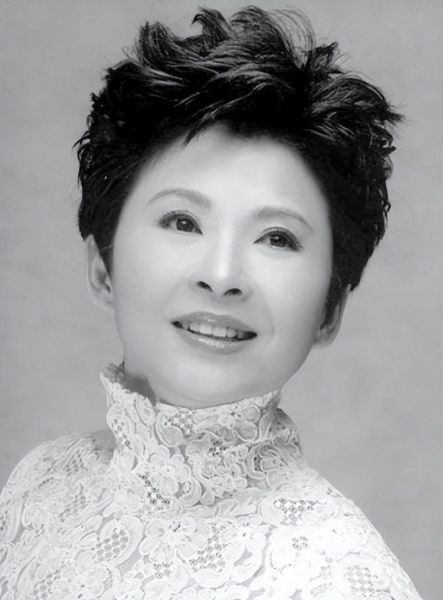 董文华是什么生肖属相（董文华是什么生肖属相？原来她属羊🐑）