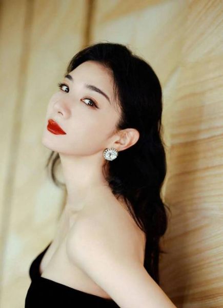 女明星黄奕的生肖属相