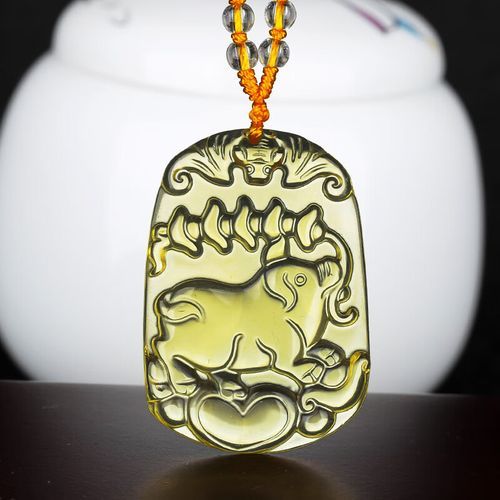 生肖猪属相水晶（属猪的人戴什么水晶招财）