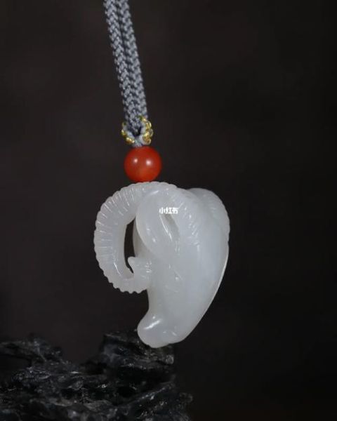 属相吊坠 生肖 羊（属羊戴什么生肖吊坠最旺？手把手选对款）