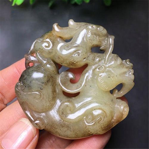 岫玉生肖属相牌（岫玉生肖属相牌新手怎么选？💡）