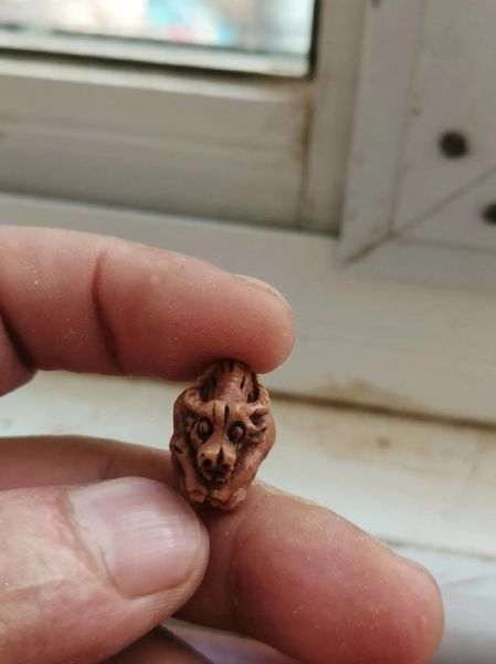 桃核雕刻十二生肖属相（桃核雕刻十二生肖属相怎么做）