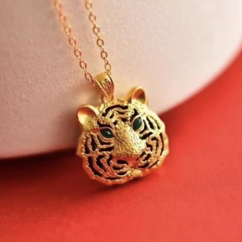 生肖虎属相吊坠（生肖虎属相吊坠正确佩戴避坑指南）