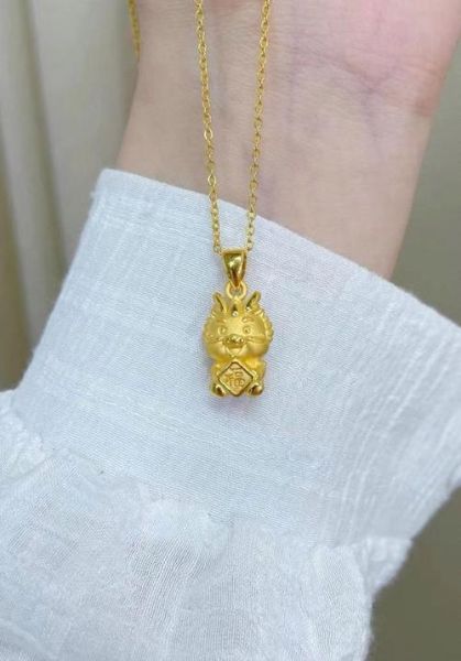 黄金生肖属相项链怎么戴（黄金生肖属相项链怎么戴才招财🐉）