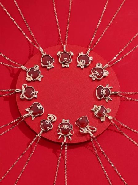 项链属相生肖有哪些（项链属相生肖有哪些？选错戴法毁运势）