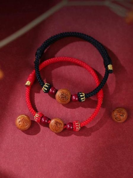 生肖属相实木（生肖属相实木手链怎么选最适合新手🪵）