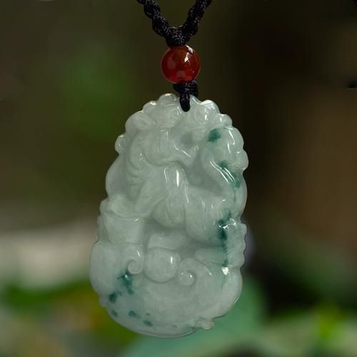 生肖羊和翡翠属相(属羊适合戴翡翠吗?)