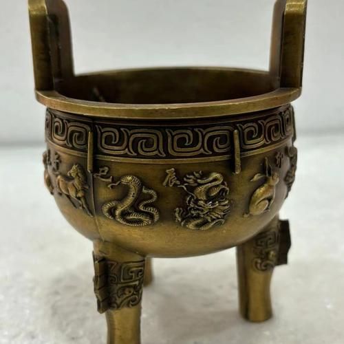 香炉最佳生肖属相（香炉摆什么生肖最旺）