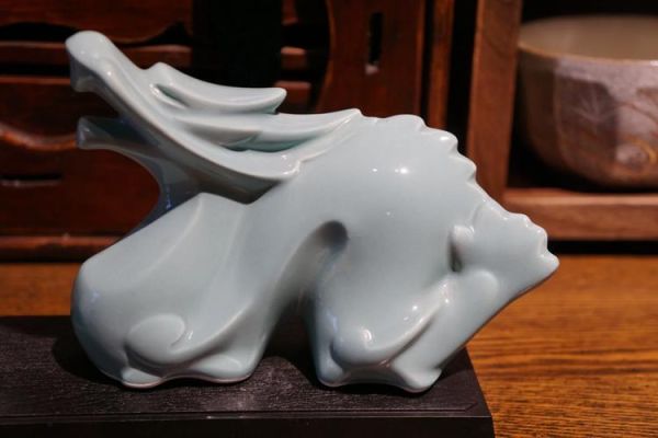 生肖属相陶瓷(🐉生肖陶瓷摆件怎么选)