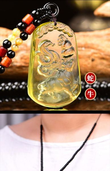 生肖挂坠的属相（生肖挂坠买哪属相好）