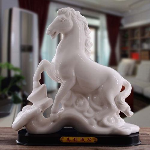 白马回旋猜生肖属相