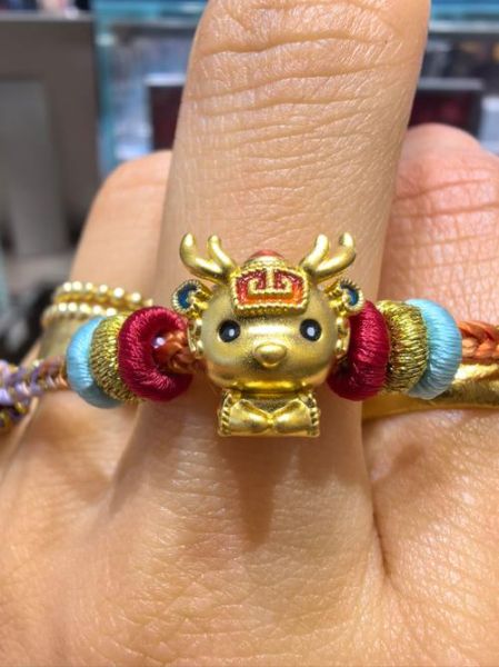 黄金生肖属相手链（黄金生肖属相手链怎么选才最旺财运）