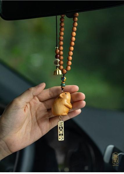 生肖属相车饰摆件(属鼠的车饰摆件哪种最招财)