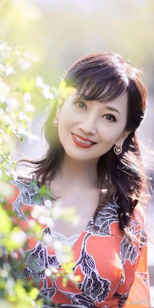 赵雅芝生肖属相(赵雅芝属什么生肖?小白一看就懂🐉)