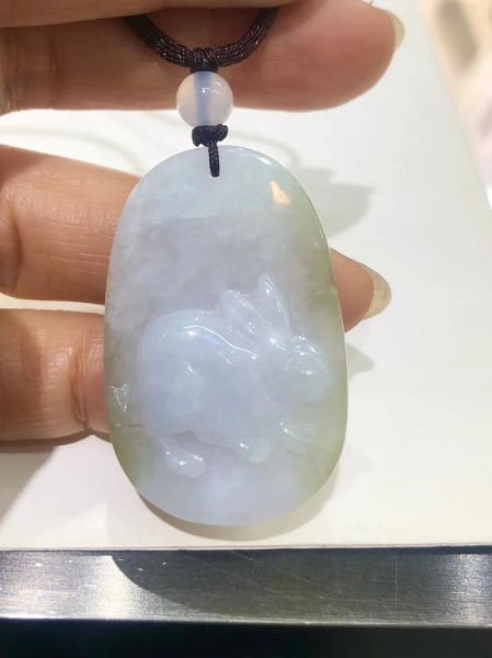 翡翠生肖属相牌(翡翠生肖属相牌价格一般多少钱)