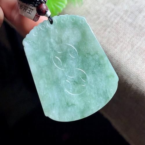 翡翠生肖属相牌(翡翠生肖属相牌价格一般多少钱)