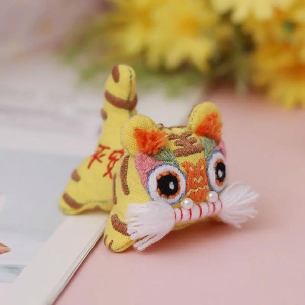 生肖属相刺绣披肩(生肖刺绣披肩教程零基础怎么选)