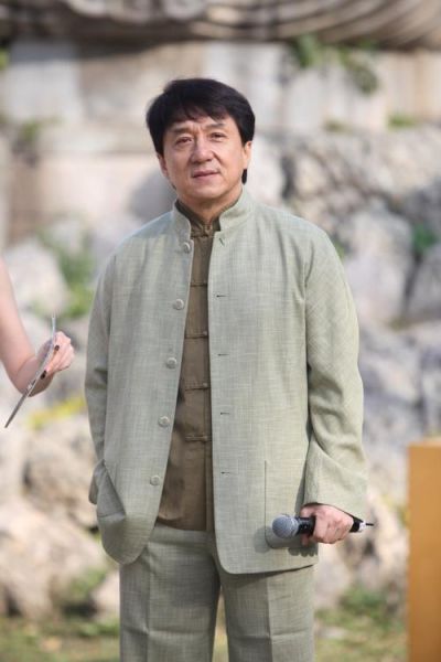 成龙出生属相是什么生肖(成龙出生属相是什么?)