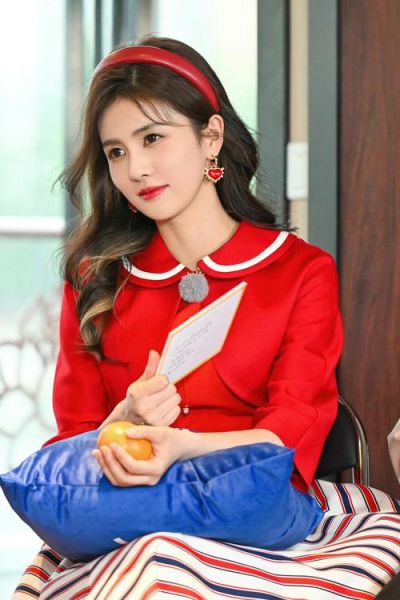 白鹿属相什么生肖呢女生(女生白鹿属什么生肖?答案秒懂)