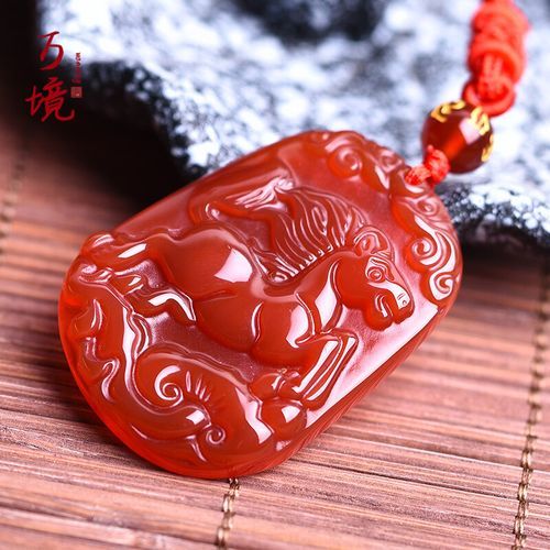 生肖属相玛瑙挂件(生肖属相玛瑙挂件怎么挑)