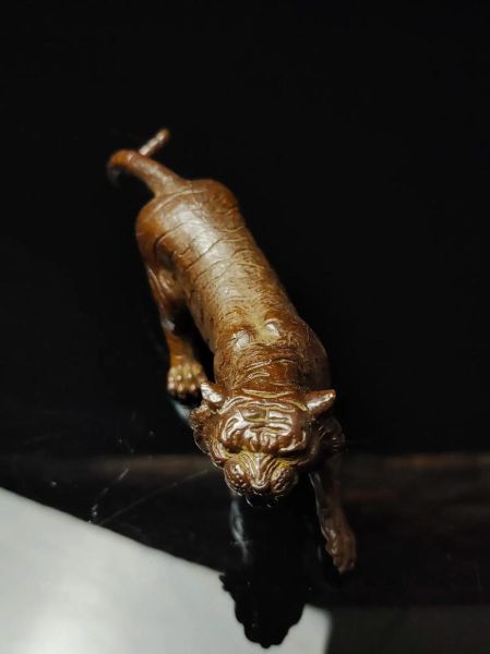 铜件属相生肖图片(铜件属虎生肖图片鉴赏入门)