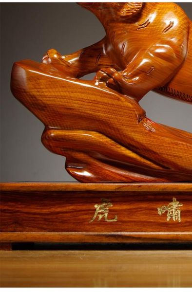 老虎生肖属相摆件(办公室风水老虎摆件如何摆放)