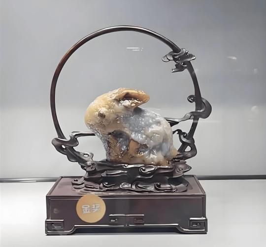 兔属相生肖石雕（兔属相石雕风水摆件怎么选？小白避坑指南）