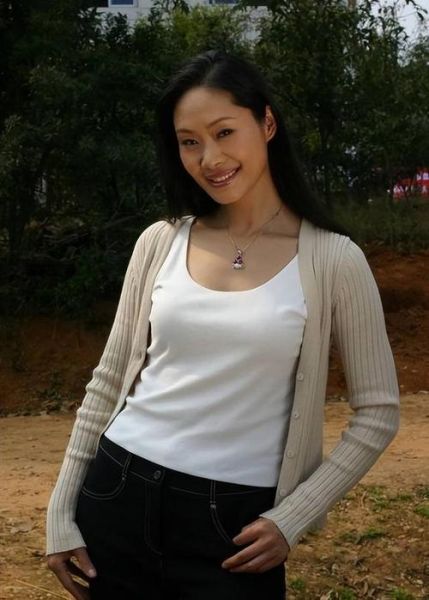 于文华属相生肖（于文华生肖揭秘：原来她是🏮）