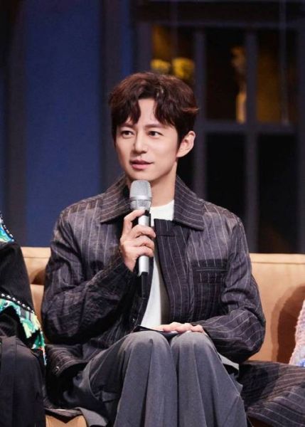 何炅生肖什么属相呢（何炅生肖是属什么的）