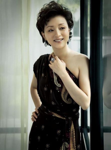 杨澜什么生肖属相（杨澜属什么生肖？杨澜属相揭秘）